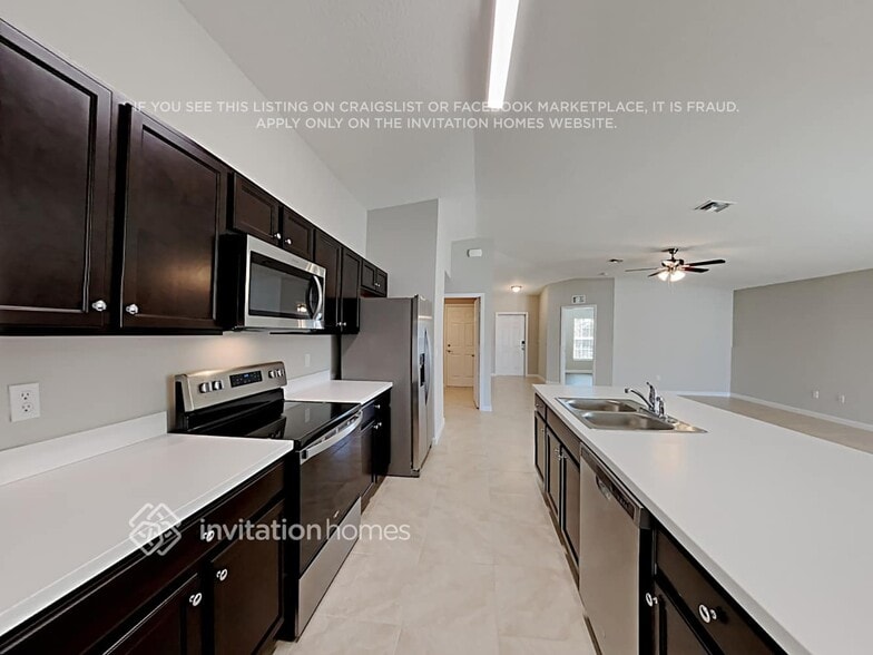 Building Photo - 2085 SW Kimberly Ave