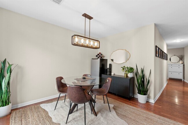 Building Photo - 4260 Lindell Blvd