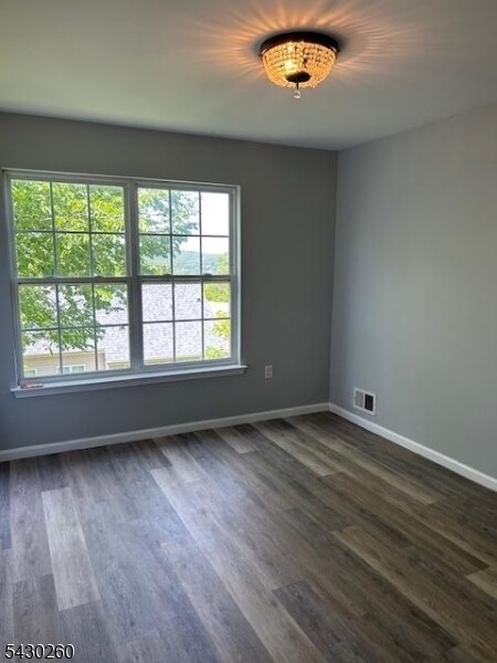 Building Photo - 305 Winding Hill Dr