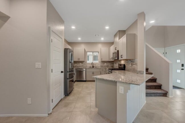 Building Photo - Don't miss this Top Notch 4 Bedroom, Beaut...