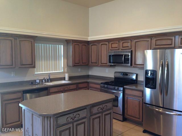 Building Photo - 1031 Los Moros Dr