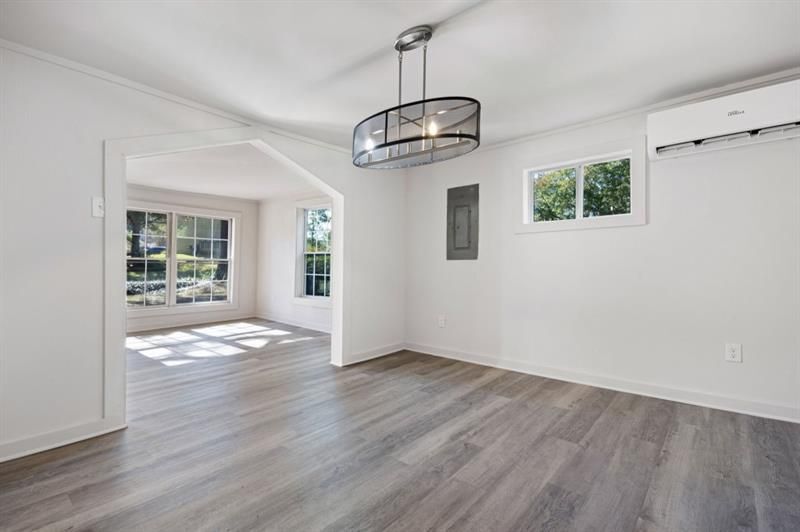 Building Photo - 24 E Iron Belt Rd SE