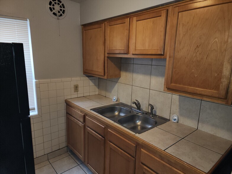 Building Photo - 5248 Newfield Ave