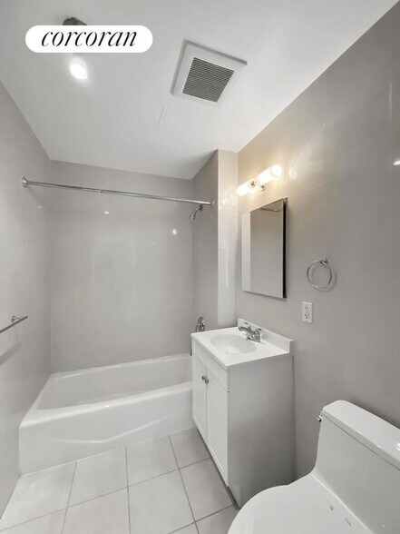 Building Photo - 1405 5th Ave