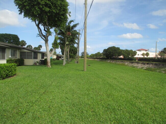 Building Photo - 2951 Ashley Dr W