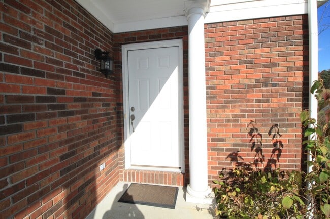 Building Photo - Stonecrest Drive