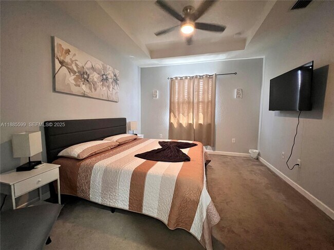 Building Photo - 159 SE 34th Ave