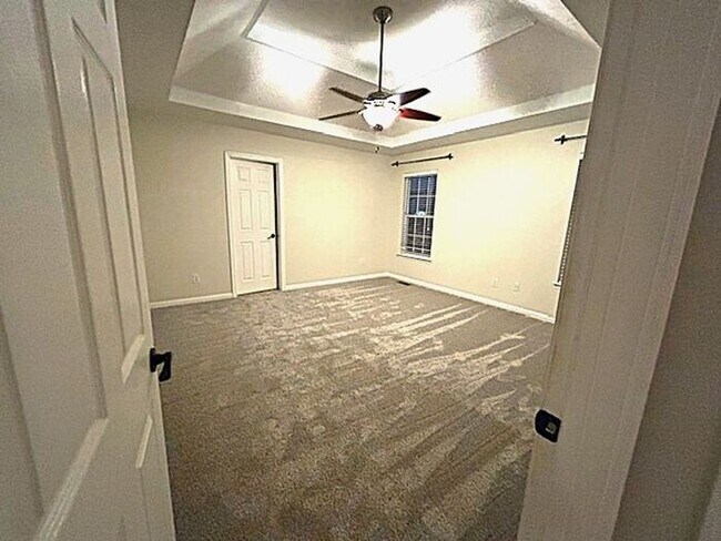 Building Photo - Mt Juliet 3 Bedroom 2 Bath Home with Fenced Backyard