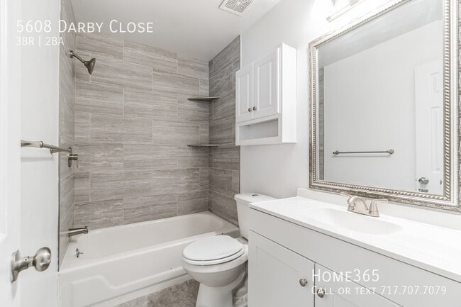 Building Photo - Incredible 3 Bedroom 2 Bedroom Townhouse O...