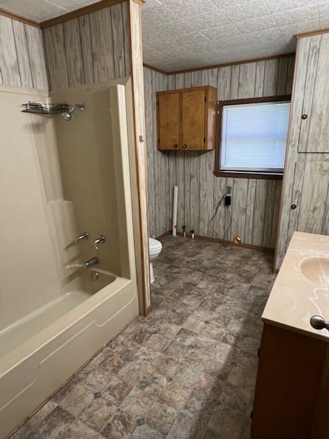 Building Photo - Adorable 2B/2B Home Available