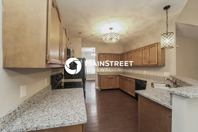 Building Photo - 3 Bedroom Pet-Friendly Home in Charlotte, NC with Main Street Renewal