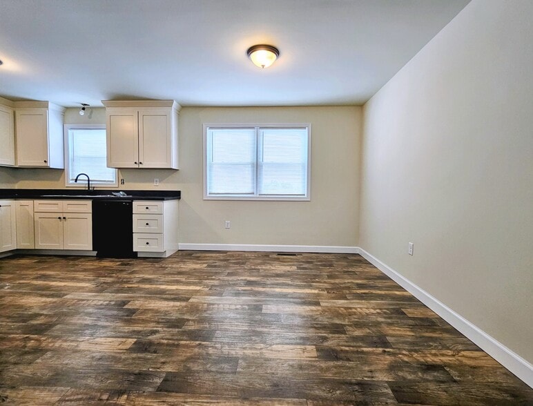 Building Photo - 4 Skyview Ln