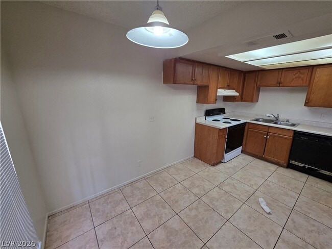Building Photo - 4300 N Lamont St