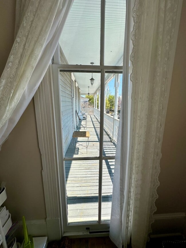 Building Photo - 3 BED | 2.5 BATH | WRAP AROUND PORCHES | MIDTOWN