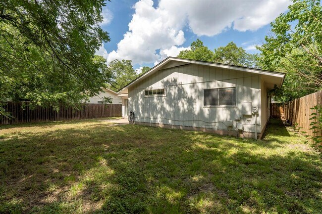 Building Photo - 12314 Double Tree Ln