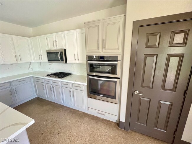 Building Photo - 604 Celso Ct