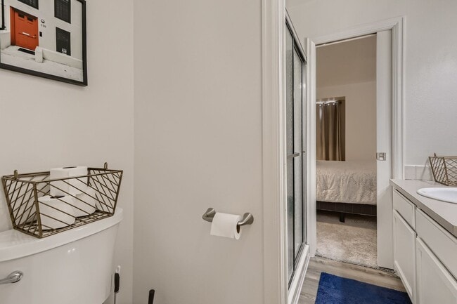 Building Photo - Spacious 3-Level Townhome w/ Private Primary Suite