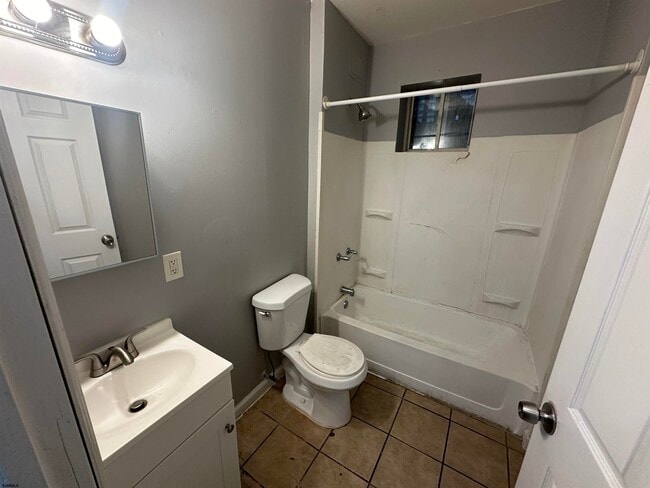 Building Photo - 1421 Drexel Ave