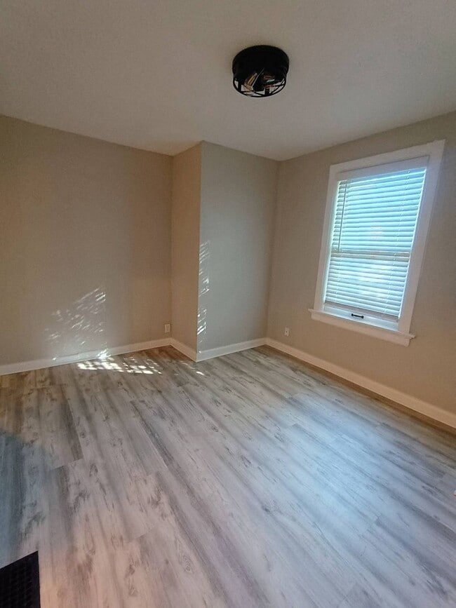 Building Photo - Charming 4-Bedroom Home in Harambee