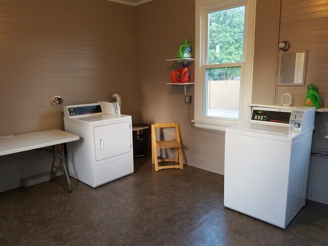 Building Photo - 416 Central Ave