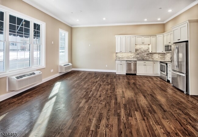 Building Photo - 27 Central Ave