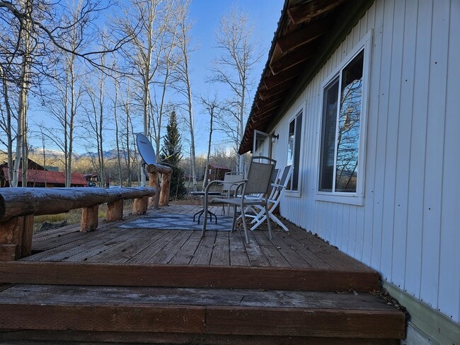 Building Photo - 2006 WY-352