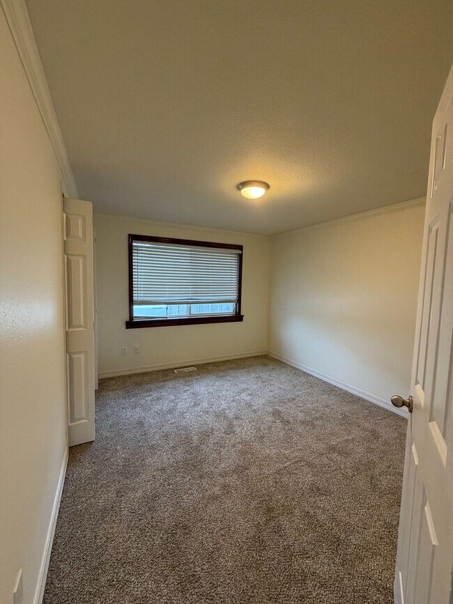 Building Photo - Charming Everett Rambler — 3 Bedrooms + Bonus Room