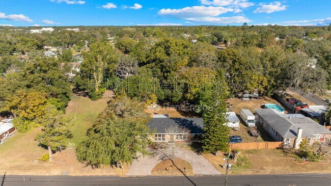 Building Photo - 6303 Delaware Ave