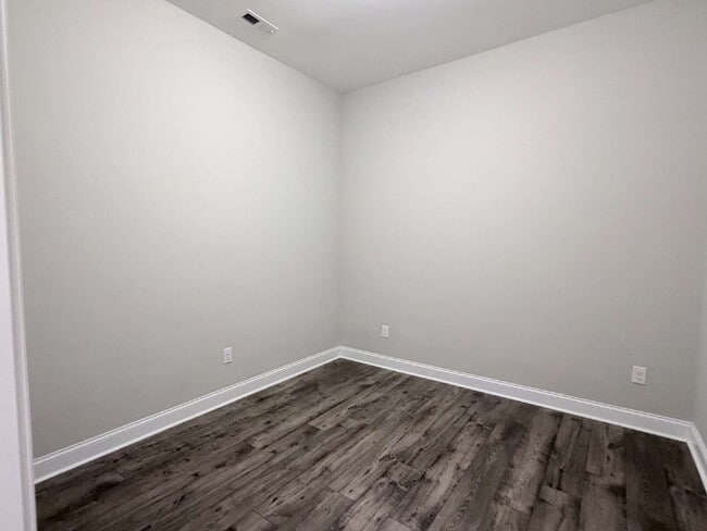 Building Photo - Spacious Townhome in The Springs of North Asheville