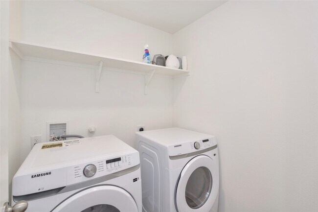 Building Photo - 1660 Hossler Trl