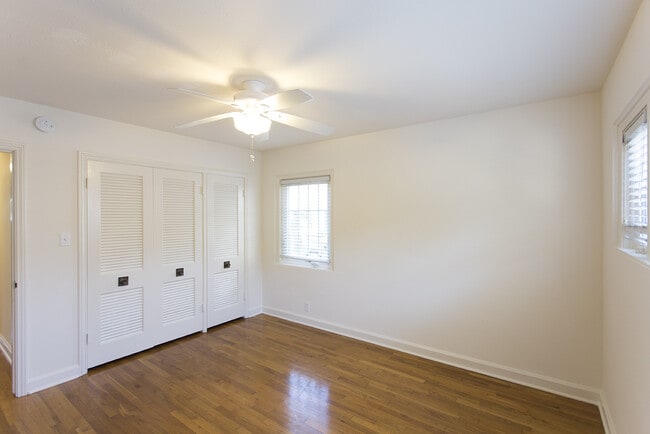 Building Photo - *OPEN HOUSE: 9/13 10-11AM* 2BD/1BA in La J...