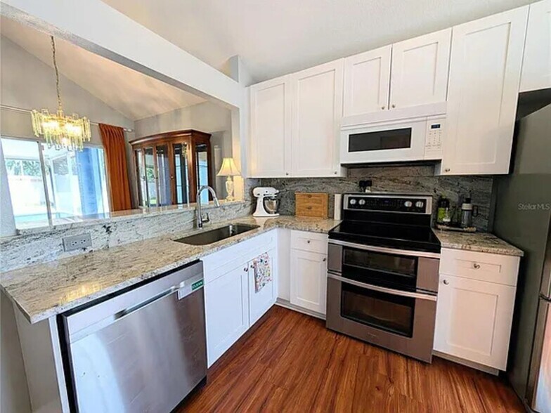 Building Photo - 9308 Hidden Water Cir
