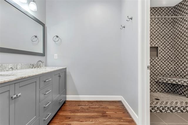 Building Photo - 5327 Worth St