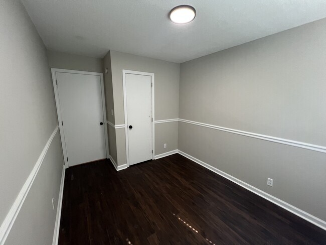 Building Photo - 567 Jacquie Dr