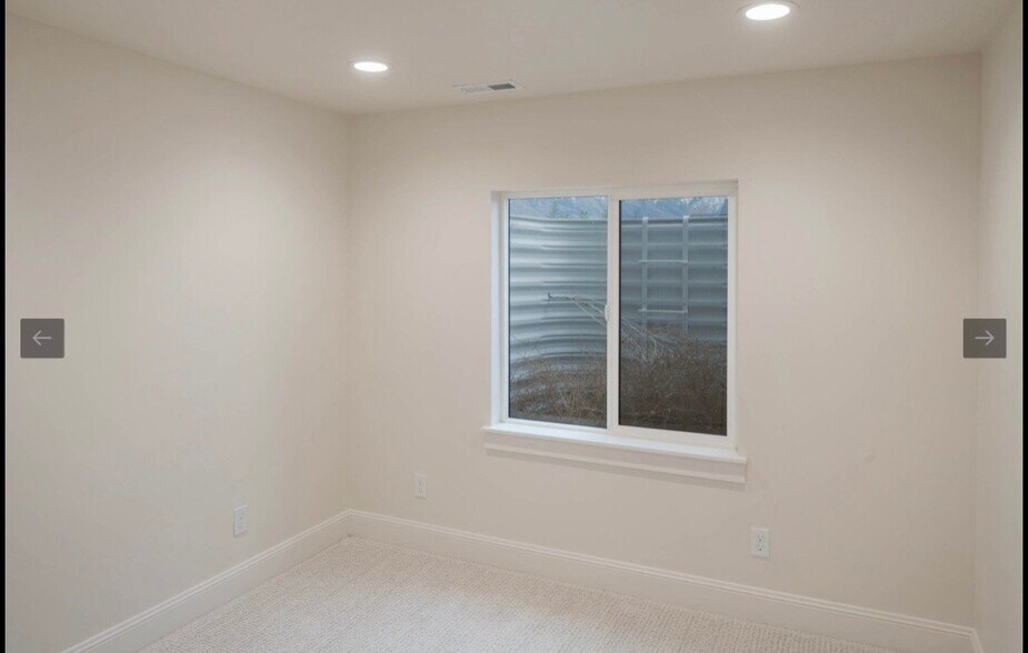 Building Photo - 52 W 650 N