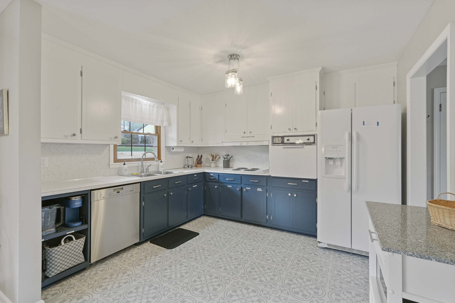 Building Photo - 5110 Pine Trail Dr
