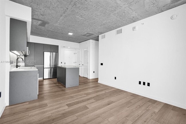 Building Photo - 307 SW 5th St