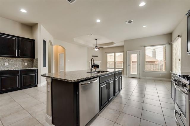 Building Photo - 15500 Cornwallis St