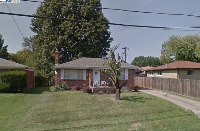 Building Photo - 3928 Weber Rd