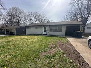 Building Photo - 4 bedroom 1 bath