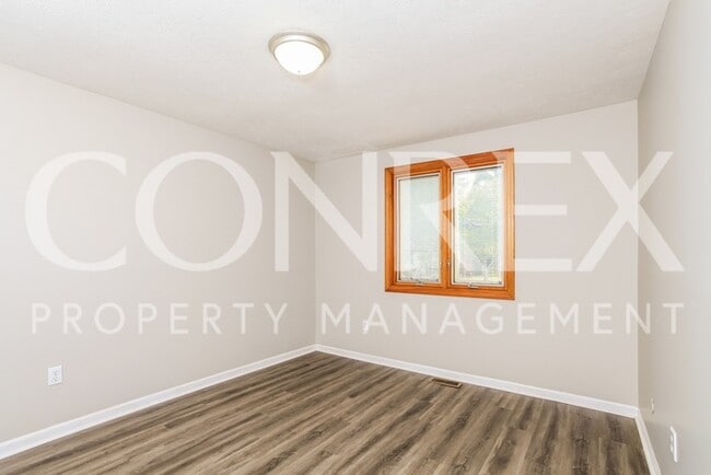 Building Photo - Bi Level home in Cul-de-sac!