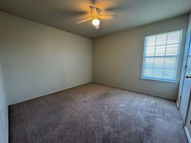 Building Photo - 3603 Malibu Ln