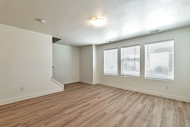 Building Photo - 145 E Verdon Ct