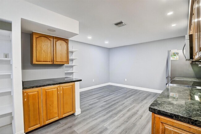 Building Photo - 9430 SW 49th St