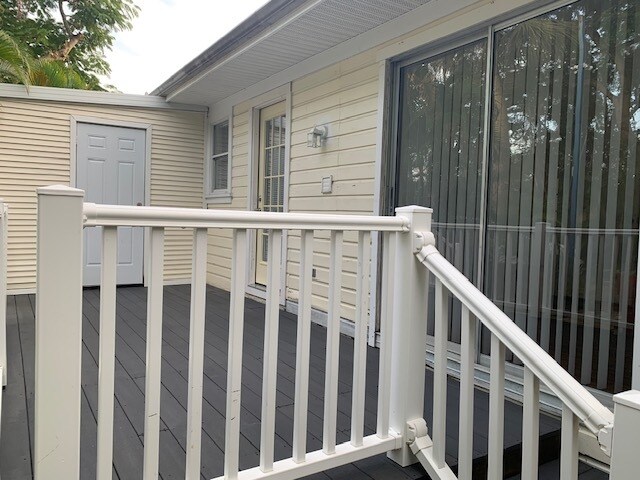 Building Photo - 1601 Poinsettia Ave