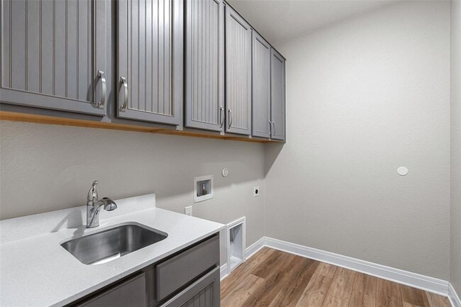Building Photo - 1709 Stinnett Dr