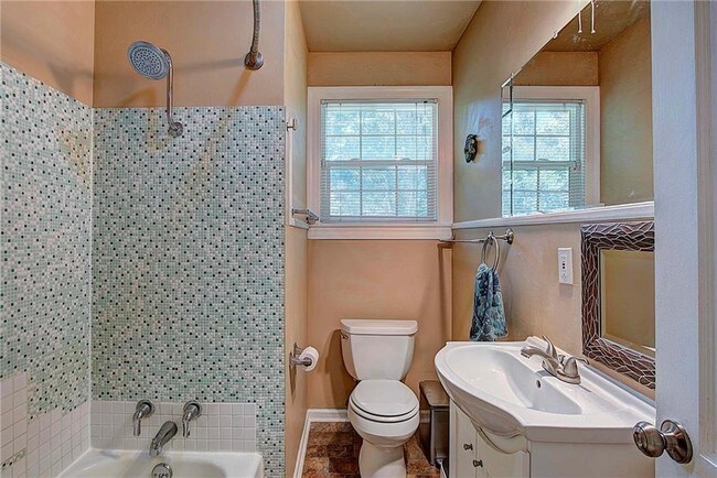Building Photo - 1803 Romeria Dr