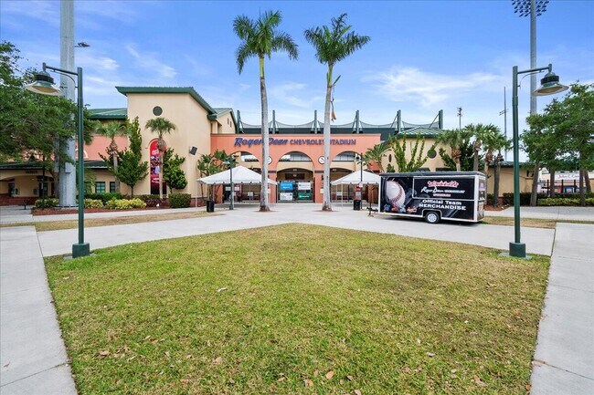 Building Photo - 1200 Town Center Dr
