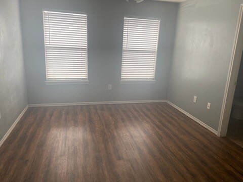 Building Photo - 604 N Englewood Ave