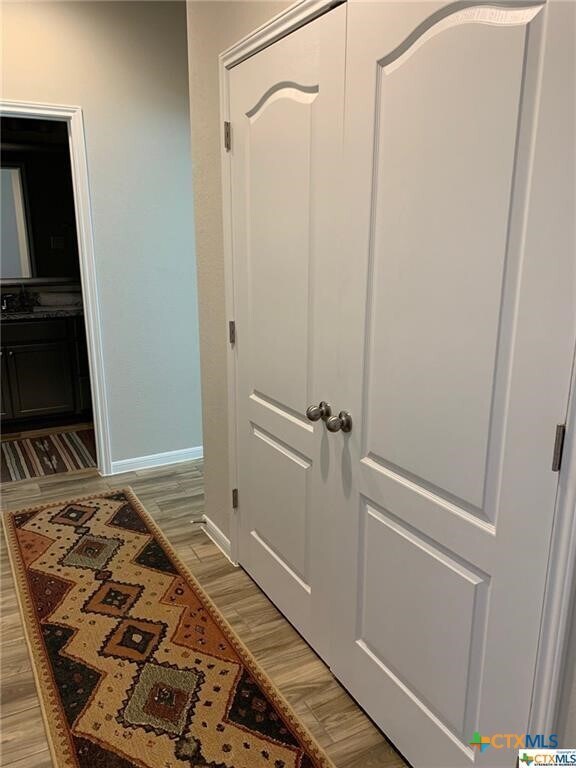 Building Photo - 515 Salt Lick Dr